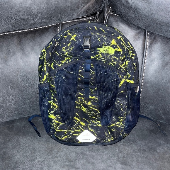 GUC KIDS NORTH FACE RECON SQUASH BACKPACK. 💙💚 - Picture 1 of 6